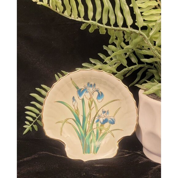 Vintage Takahashi Hand-Painted Porcelain Trinket Dish Featuring Irises - Picture 11 of 12